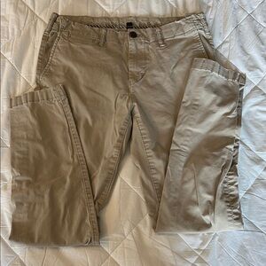 American Eagle Men's Distressed Khaki Pants